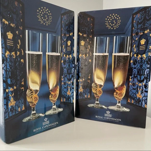 SET of 4 Champagne Flutes by Royal Copenhagen - Picture 2 of 4